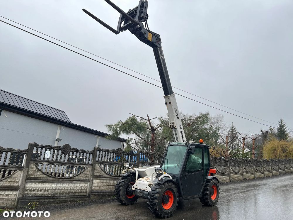 Bobcat T2250 | Ładowarka Teleskopowa | BOBCAT T 2250 | Udźwig 2200 kG | 5 Metrów | Nowe Opony | w Oryginale | Stan IDEALNY | Miniładowarka | 6 Metrów | - 16