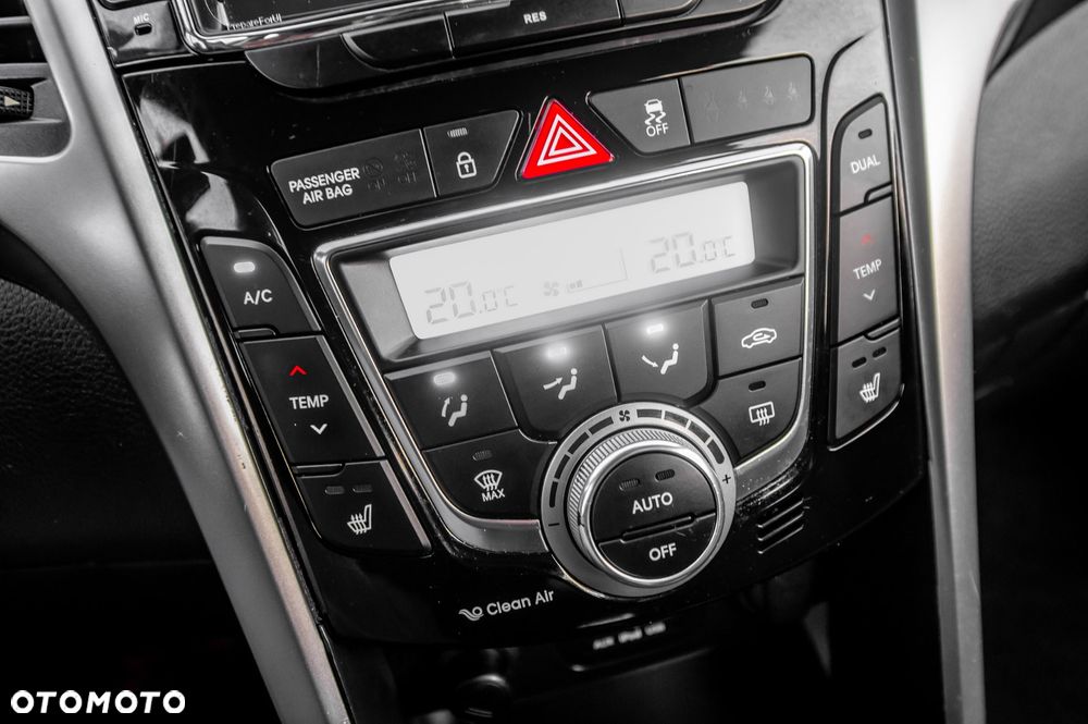 Hyundai i30 blue 1.6 GDI Passion - 27