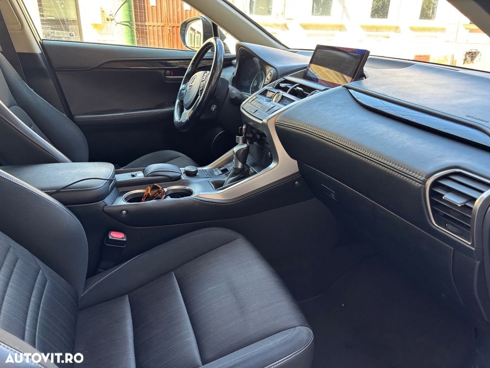 Lexus Seria NX 300h AWD Executive Plus - 13