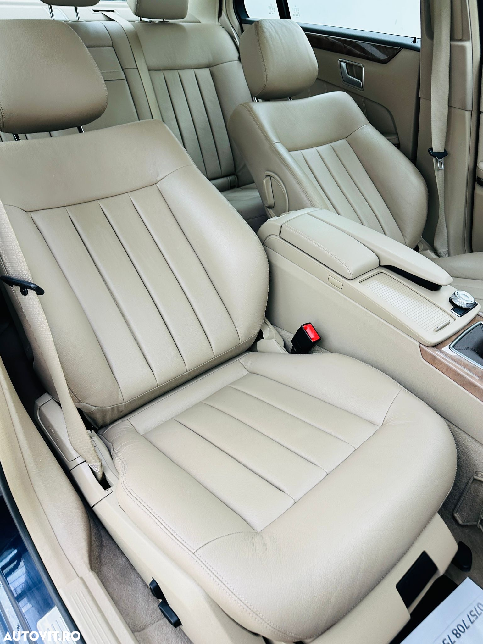 Mercedes-Benz E - 27