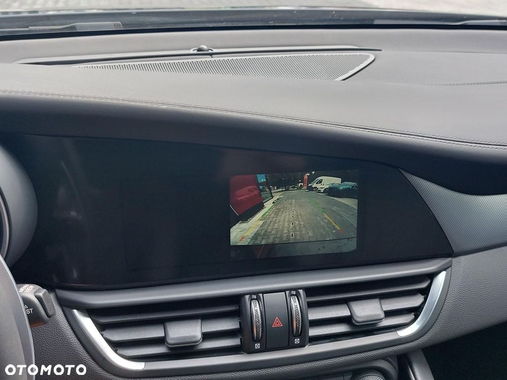Alfa Romeo Giulia 2.2 D Turbo Veloce Q4 - 26