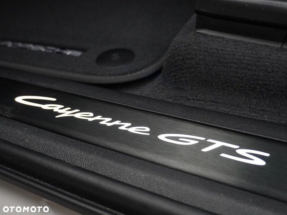 Porsche Cayenne GTS - 25