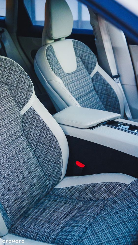 Volvo XC 60 B4 B Momentum - 16