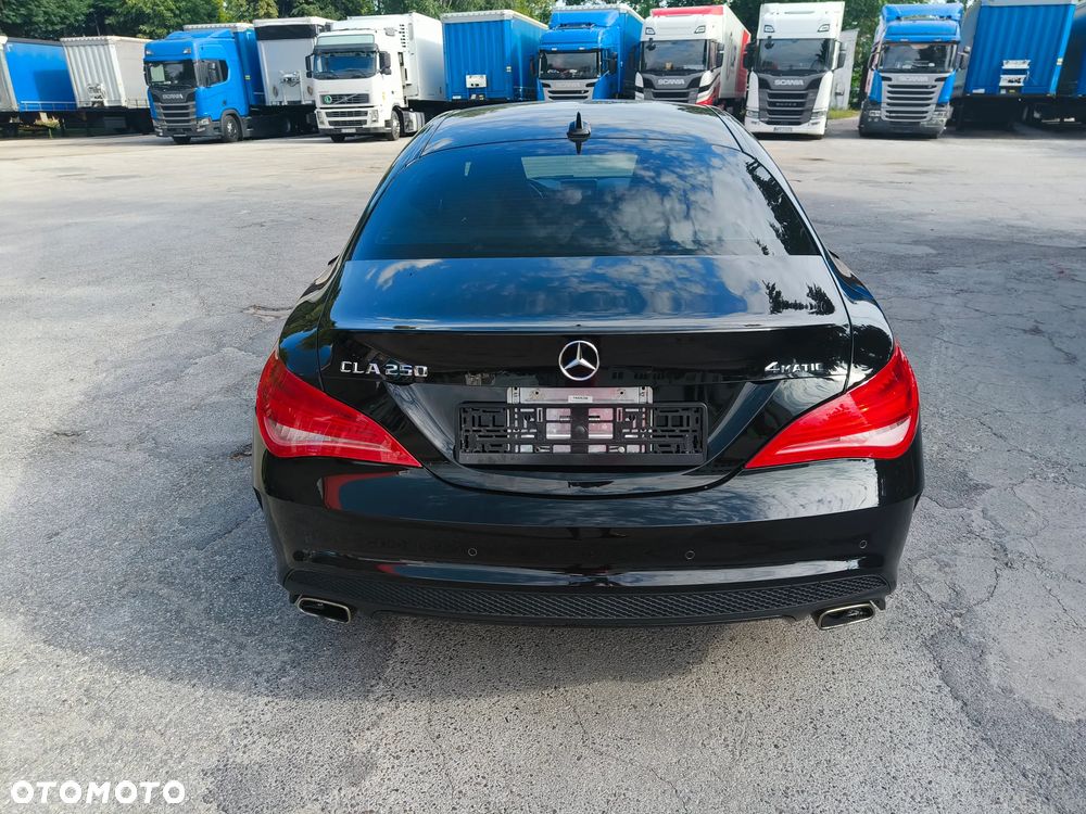 Mercedes-Benz CLA 250 4Matic 7G-DCT AMG Line - 9
