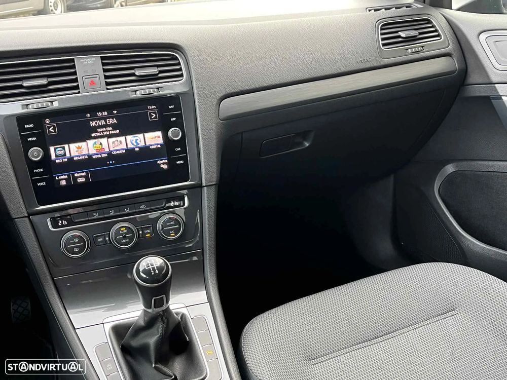 VW Golf 1.6 TDI Confortline - 16