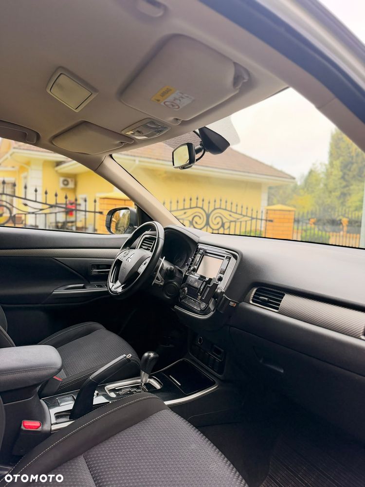 Mitsubishi Outlander - 13