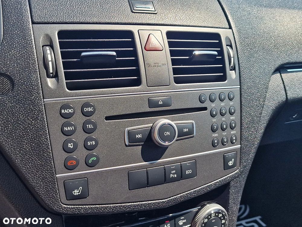 Mercedes-Benz Klasa C 180 CGI BlueEFFICIENCY Elegance - 16