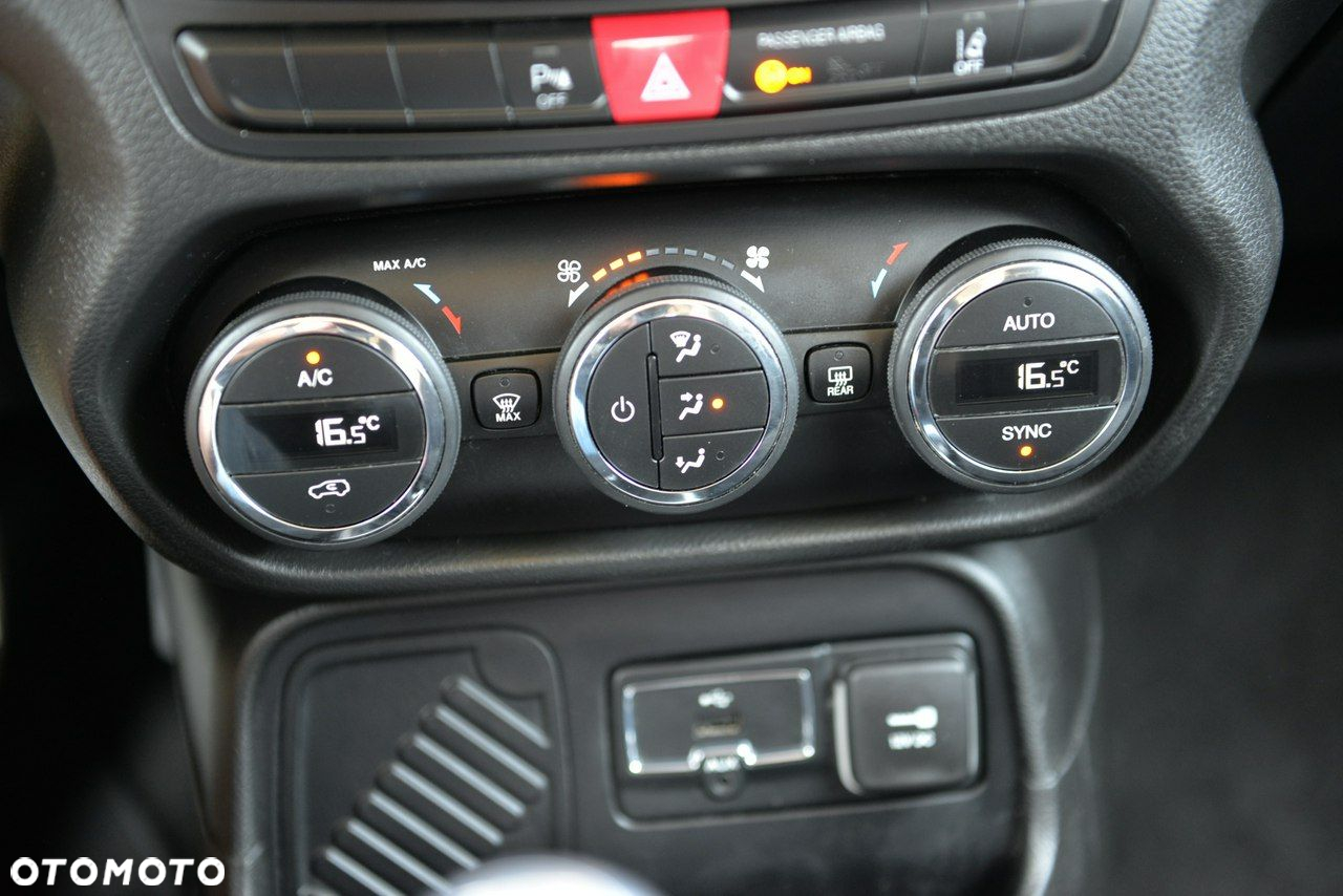 Jeep Renegade 1.4 MultiAir Limited - 17