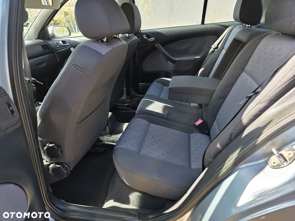 Skoda Octavia 1.6 Tour Ice - 6