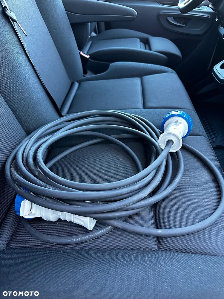 Mercedes-Benz Sprinter - 22