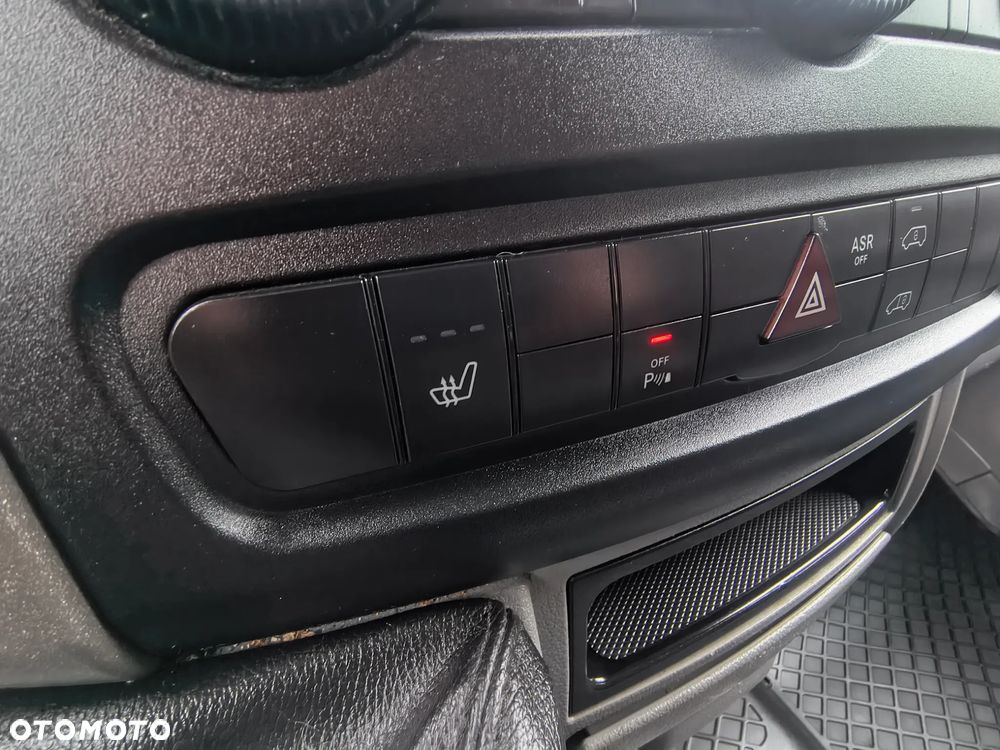 Mercedes-Benz Sprinter - 28