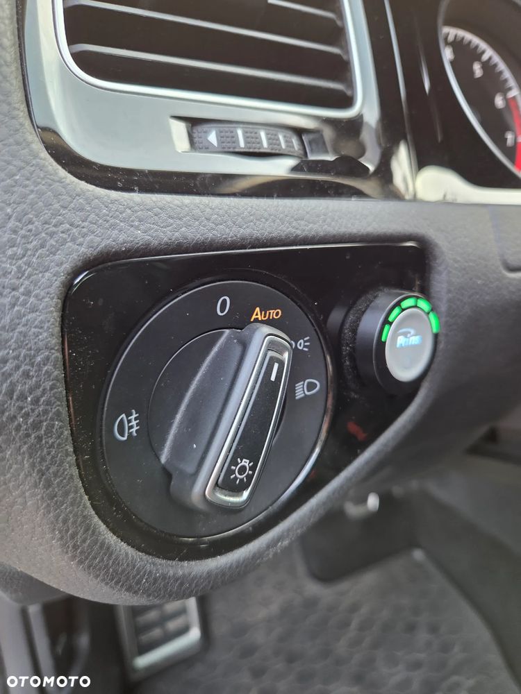 Volkswagen Golf - 4