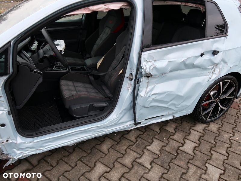 Volkswagen Golf - 38