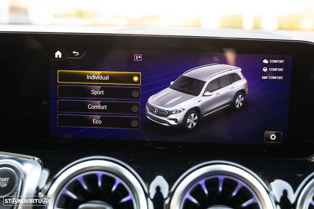 Mercedes-Benz EQB 300 4Matic AMG Line - 36