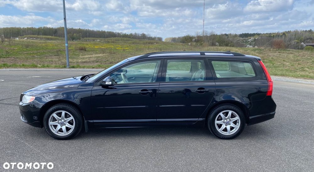Volvo V70 2.5T Momentum - 2