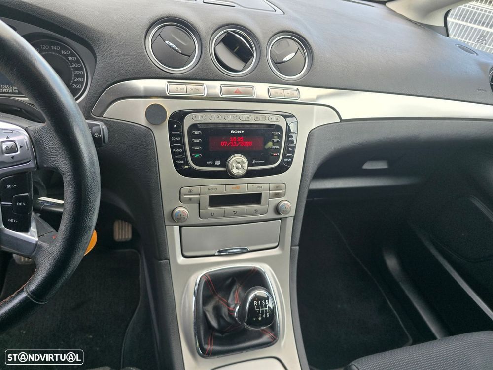 Ford S-Max 1.8 TDCi Titanium 7L - 17