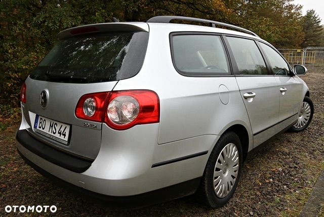 Volkswagen Passat 2.0 TDI Comfortline - 12