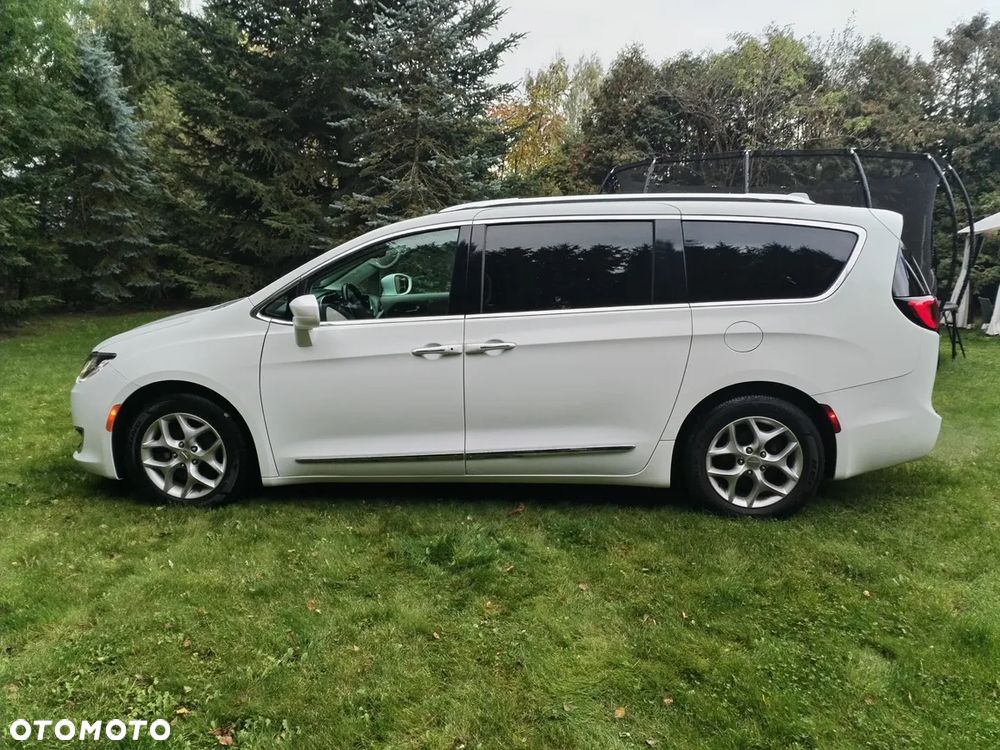 Chrysler Pacifica - 5