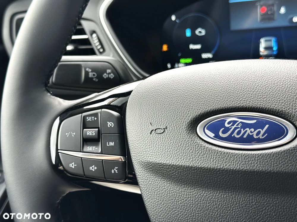 Ford Kuga 2.5 FHEV FWD Titanium - 9
