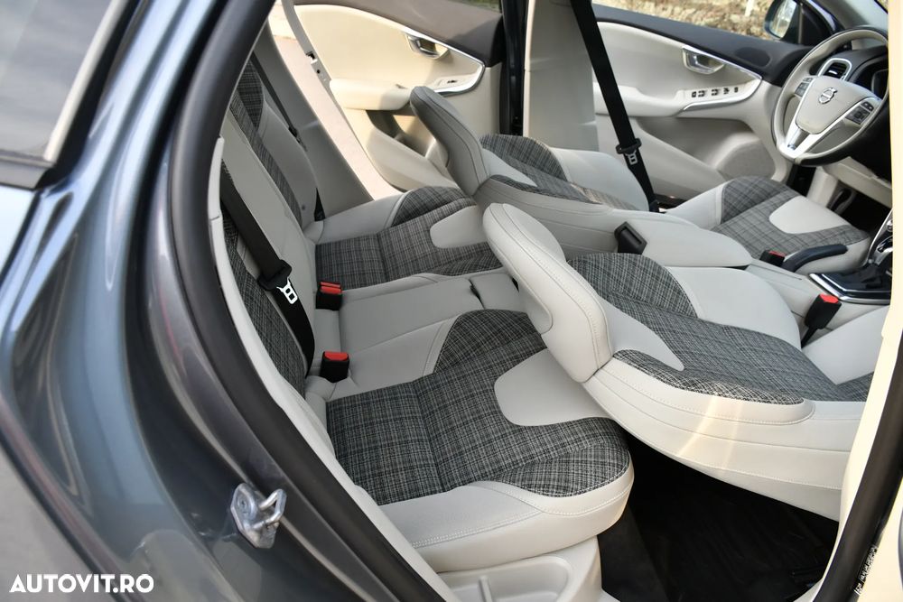 Volvo V40 D4 Geartronic Inscription - 26