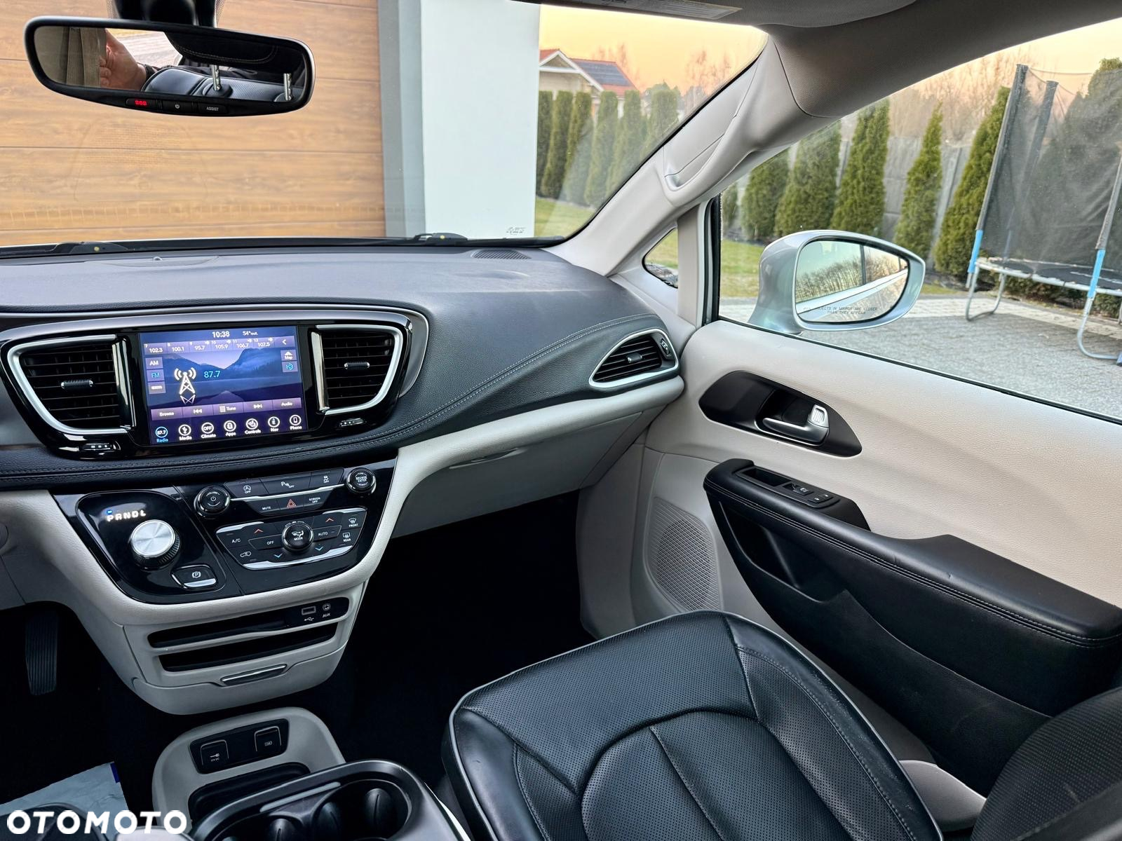 Chrysler Pacifica - 19