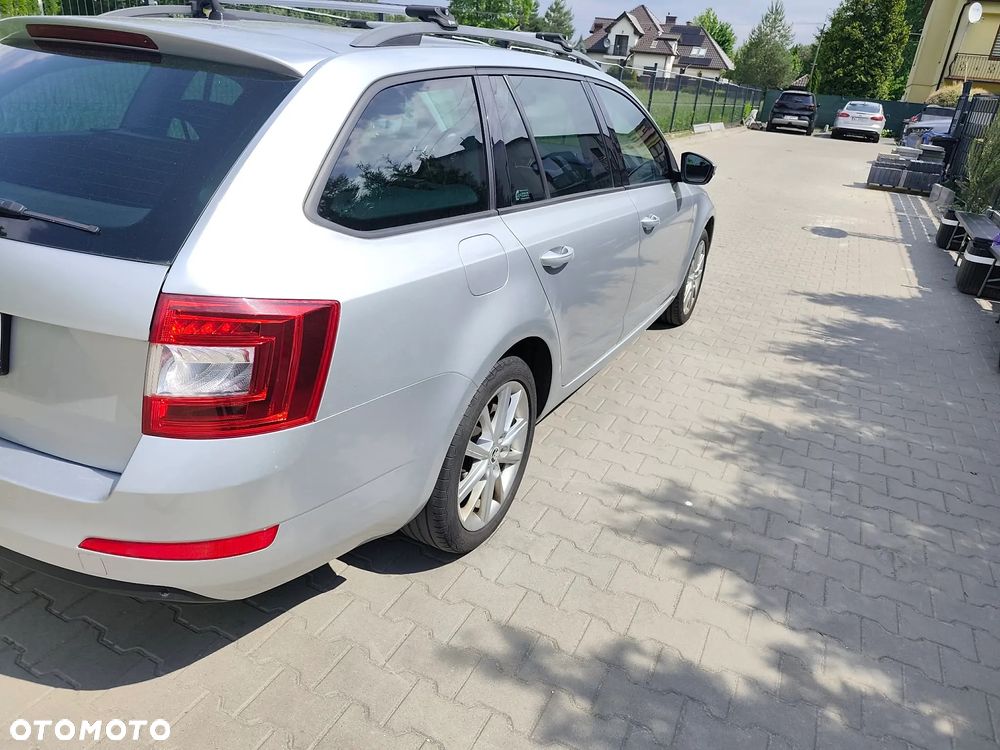 Skoda Octavia 2.0 TDI Joy DSG - 4