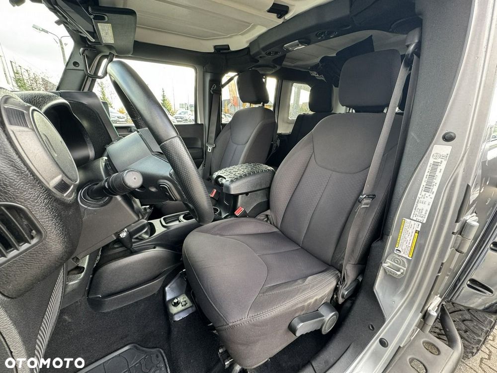 Jeep Wrangler - 24