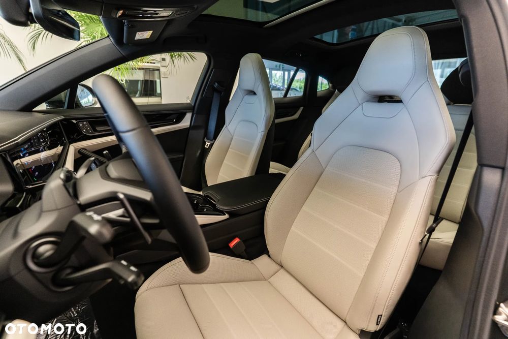 Porsche Panamera 4 E-Hybrid - 13