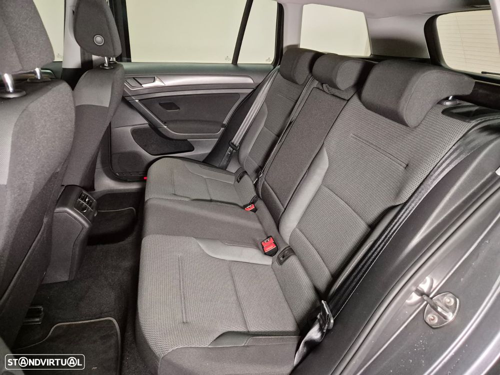 VW Golf Variant 1.6 TDi Confortline - 17
