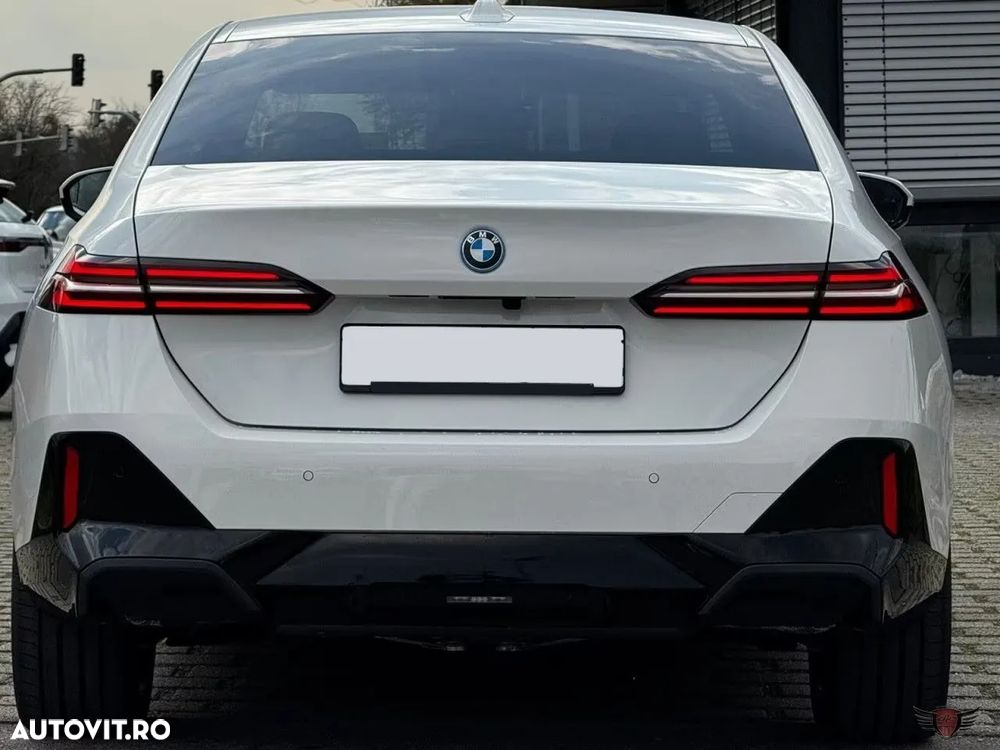 BMW Seria 5 530e xDrive Aut. - 7