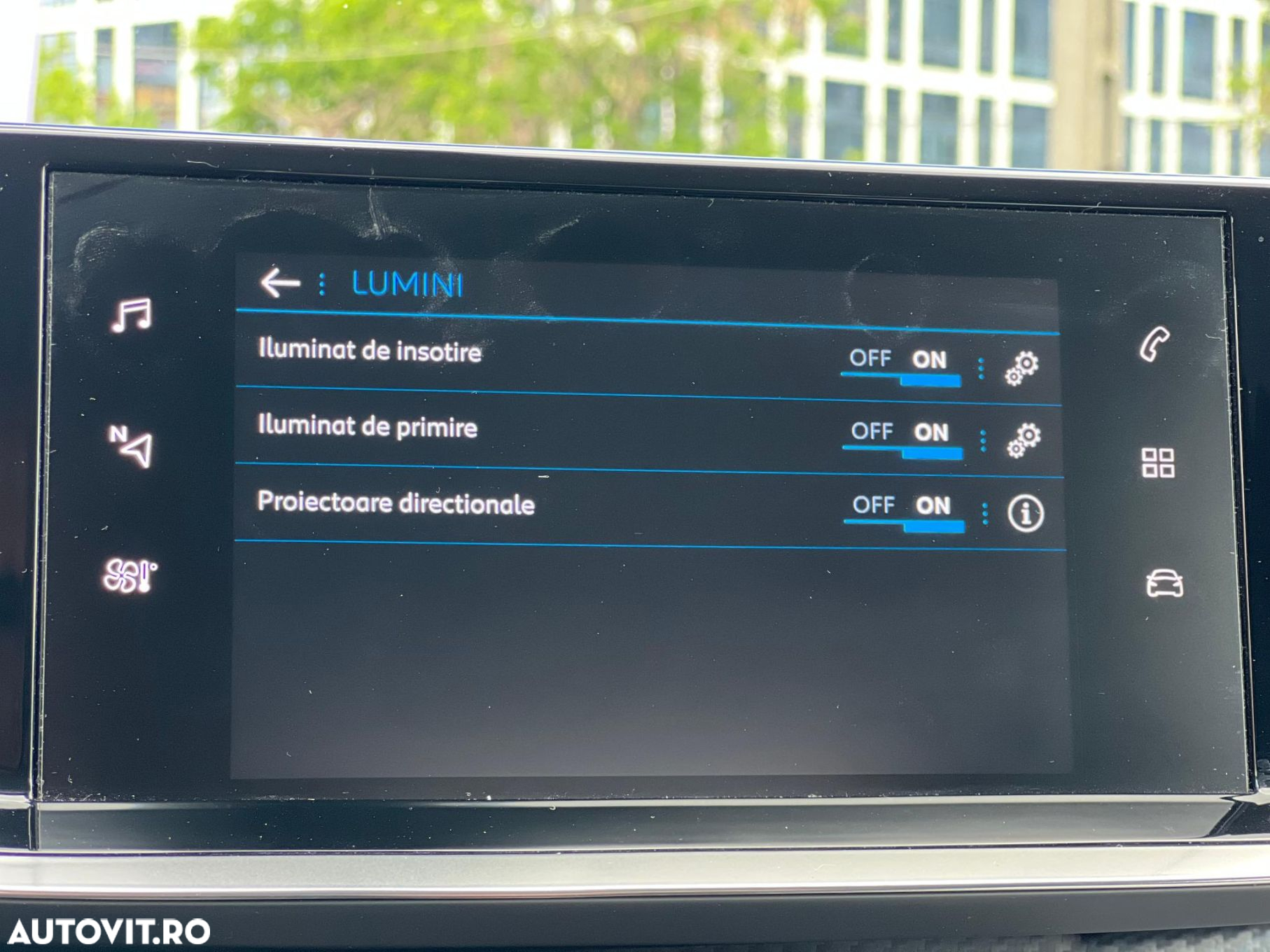 Peugeot 2008 1.2 L PureTech STT EAT8 Allure - 21