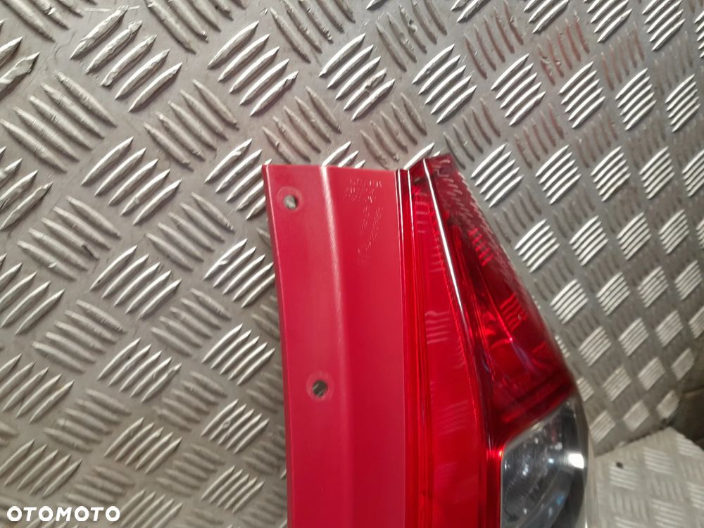 HYUNDAI I10 LAMPA PRAWA TYLNA PRAWY TYŁ W BŁOTNIK - 5