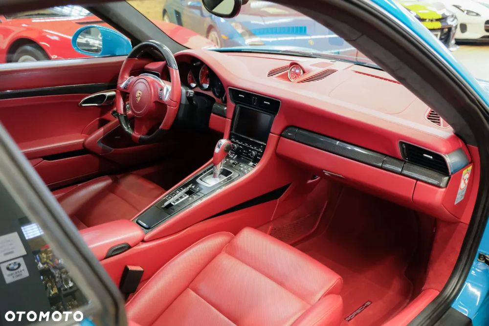 Porsche 911 Turbo S - 12