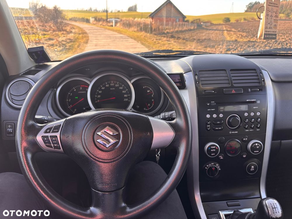 Suzuki Grand Vitara - 12
