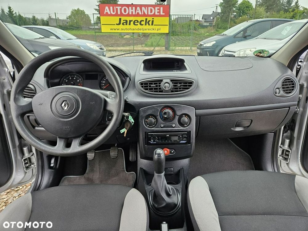Renault Clio - 12