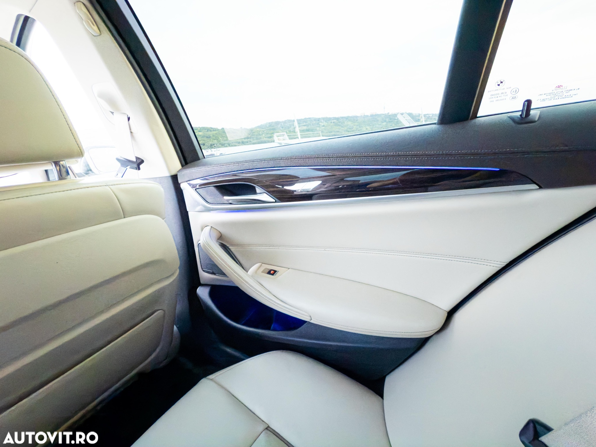 BMW Seria 5 530d xDrive AT - 28