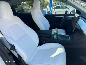 Tesla Model Y - 2