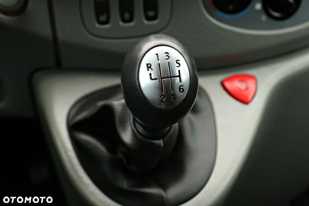 Opel Vivaro - 33