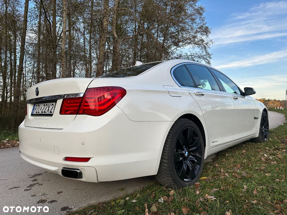 BMW Seria 7 740d xDrive - 13