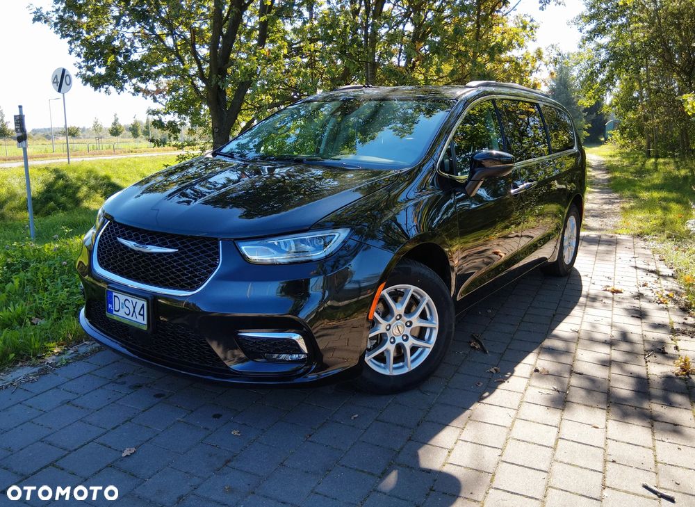 Chrysler Pacifica - 1