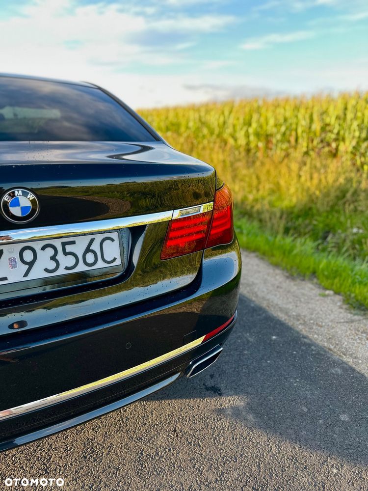 BMW Seria 7 750i xDrive Edition Exclusive - 9