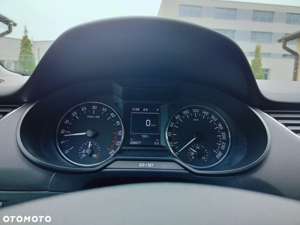 Skoda Octavia 1.6 TDI DPF DSG Active - 23