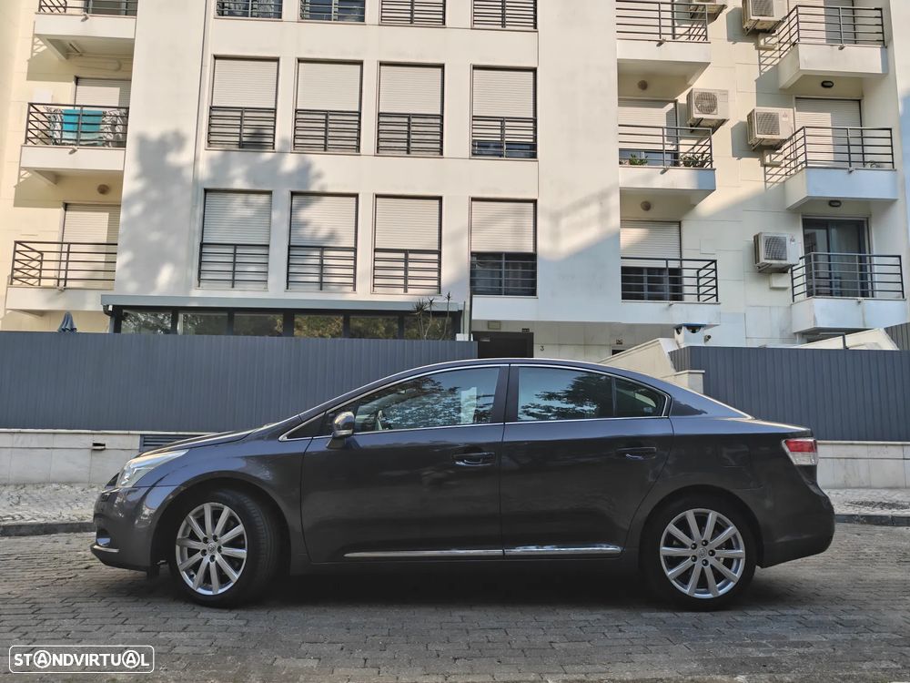 Toyota Avensis SD 2.2 D-4D Luxury +GPS+Pele - 14