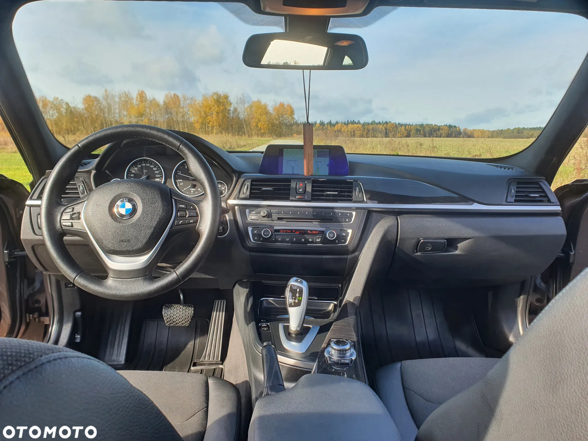 BMW Seria 3 318d Touring Modern Line - 13