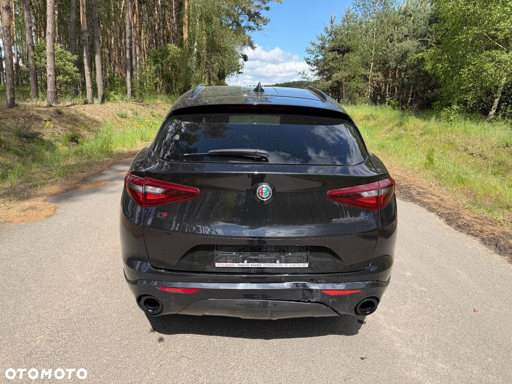Alfa Romeo Stelvio - 7