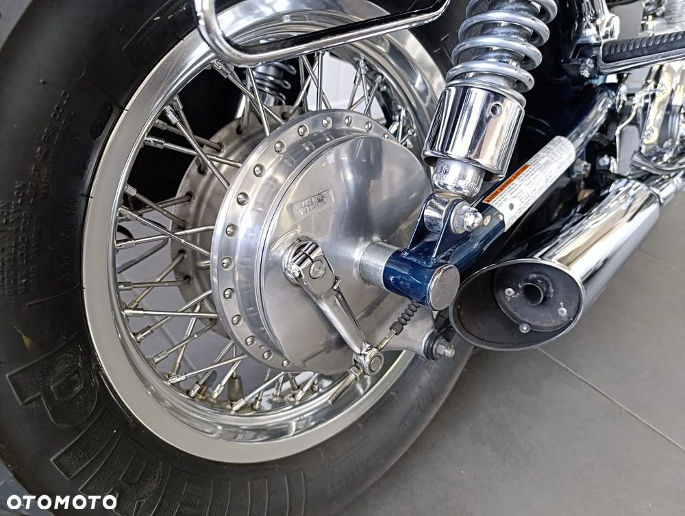 Suzuki Intruder - 18