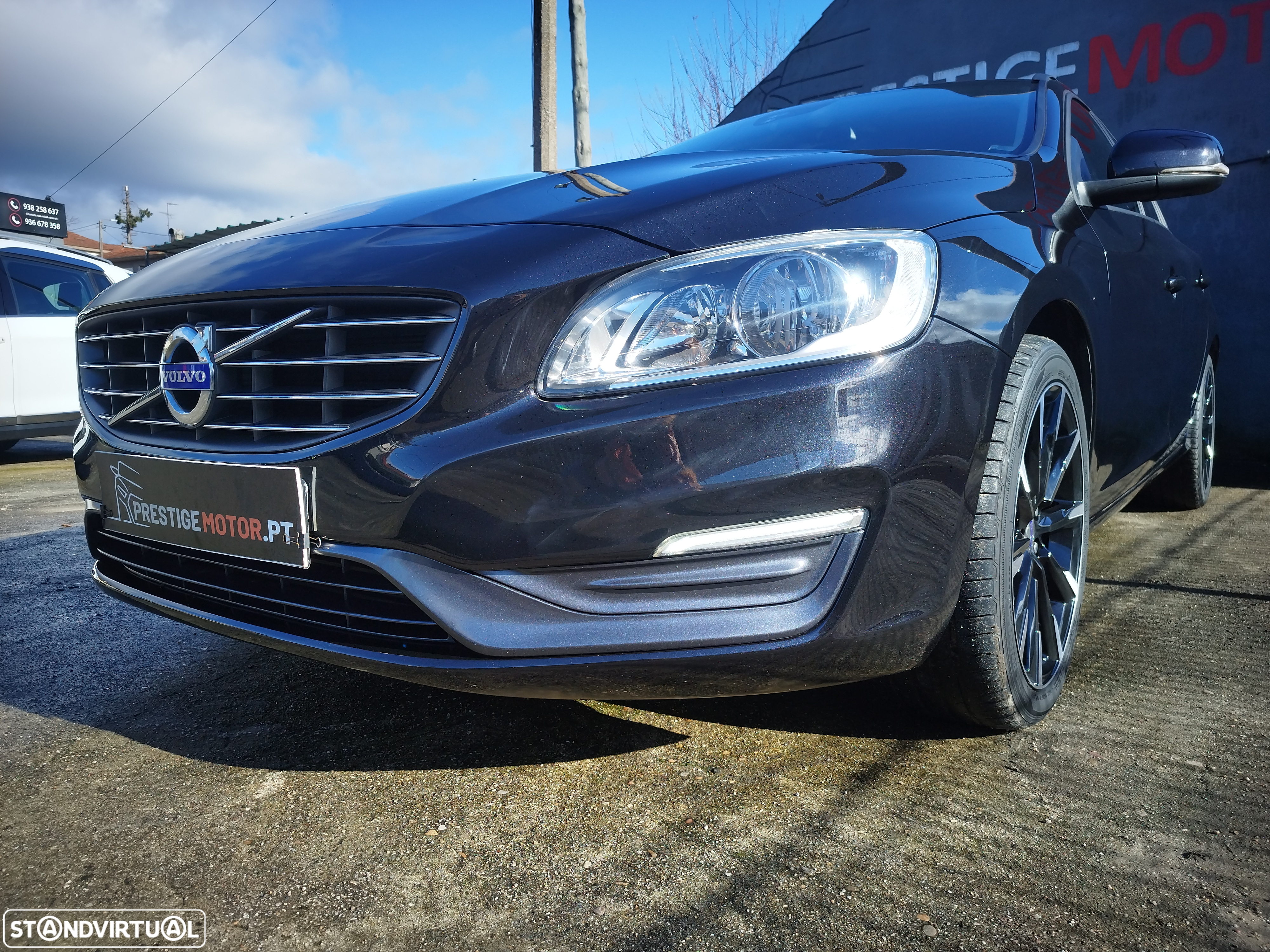 Volvo V60 D2 Momentum - 9