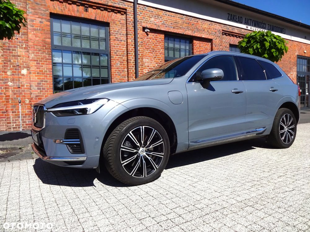 Volvo XC 60 T8 Plug-In Hybrid AWD Ultra Dark - 4