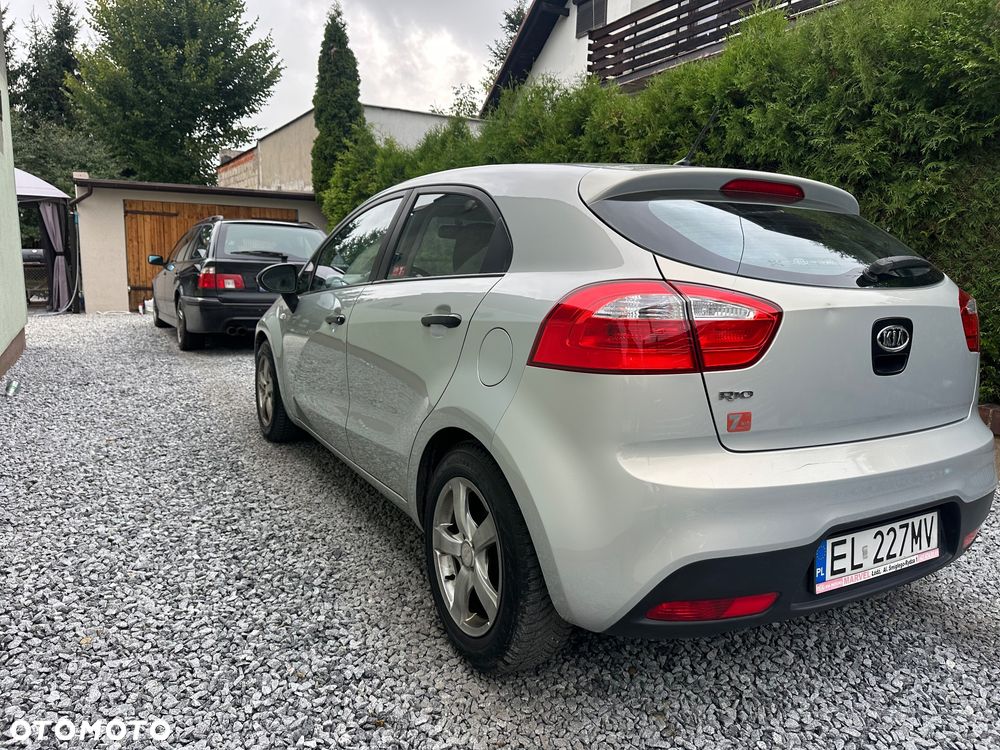 Kia Rio - 19