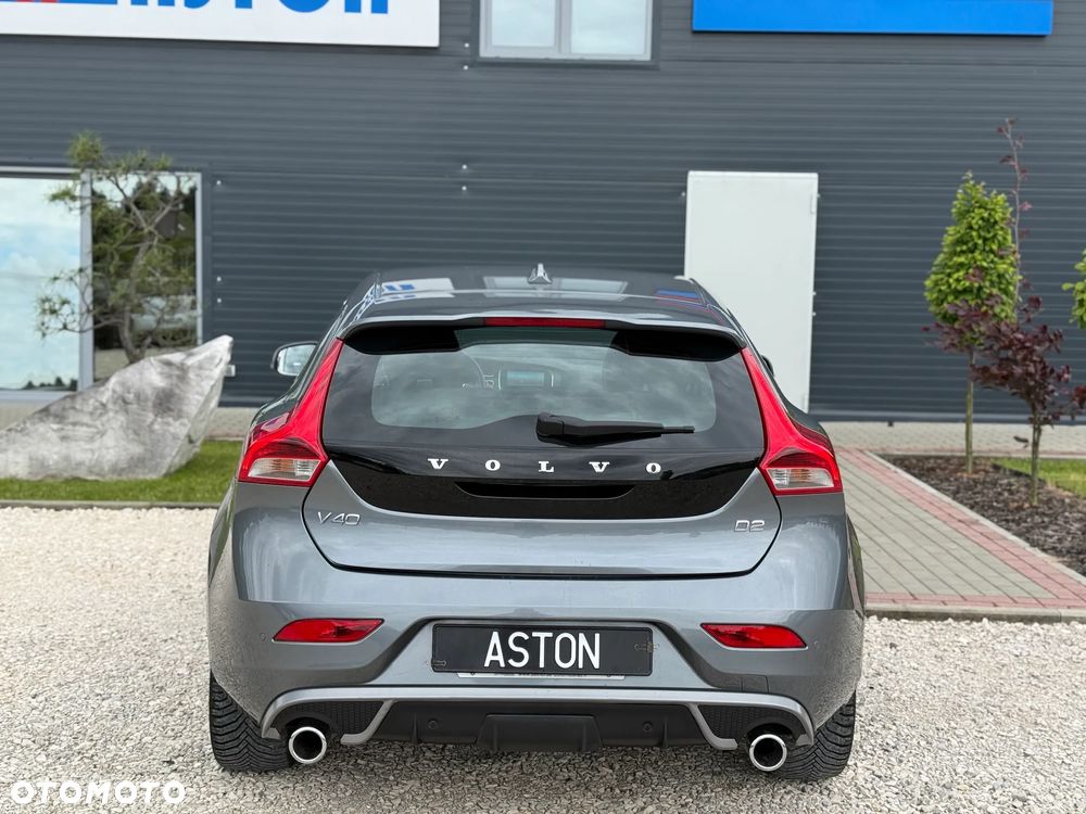 Volvo V40 D2 Drive-E R-Design Momentum - 10